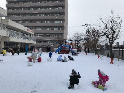 ＊園庭　雪遊び＊