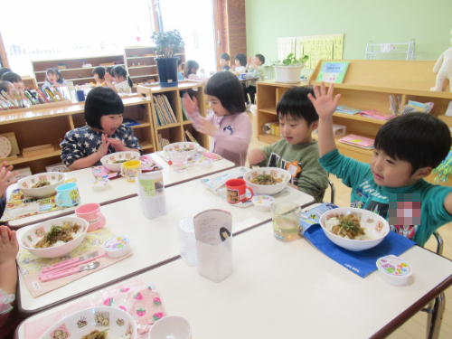 給食が始まりました🥄